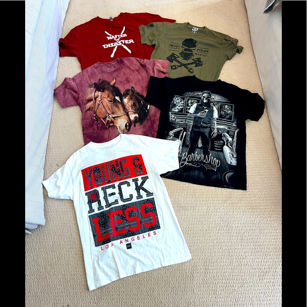Bundle of Graphic Tees